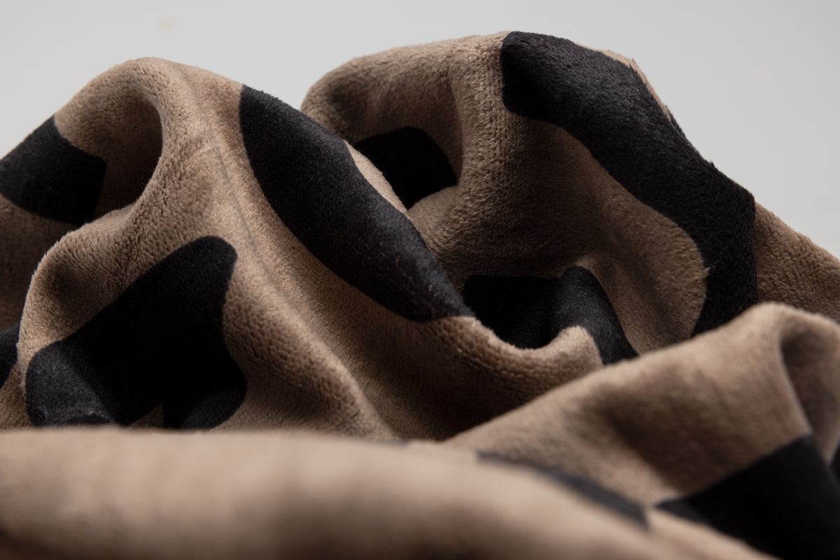 brown-paw-towel-detail.jpg