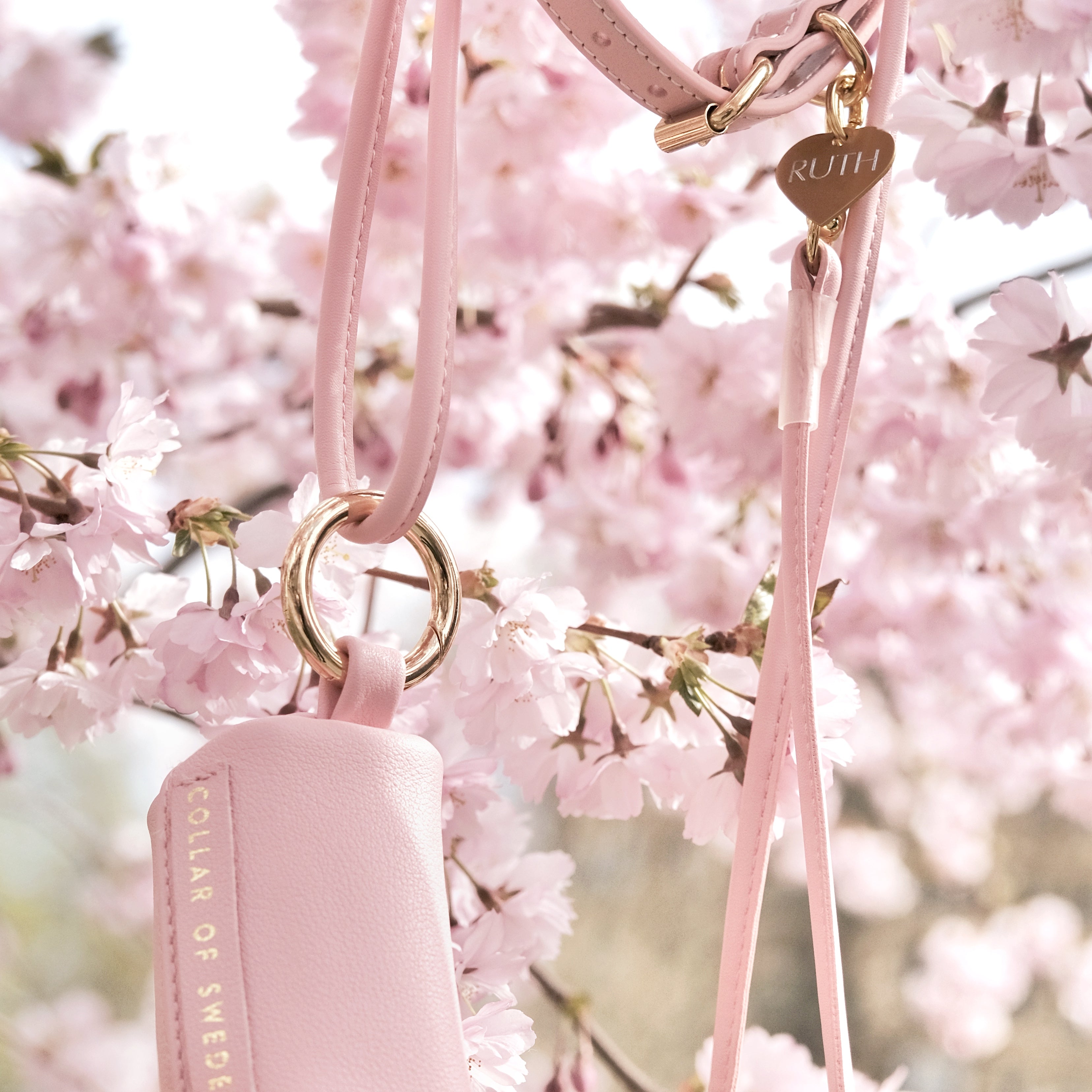 pink-poop-bag-holder-detail.jpg